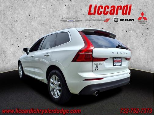 2021 Volvo XC60 T6 Momentum