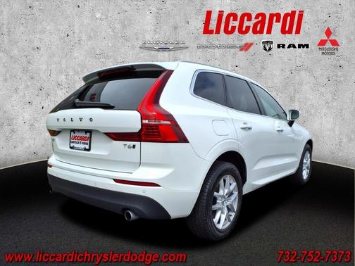2021 Volvo XC60 T6 Momentum