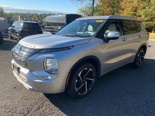 2023 Mitsubishi Outlander SEL
