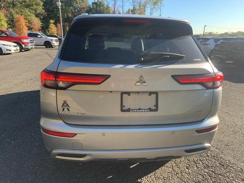 2023 Mitsubishi Outlander SEL