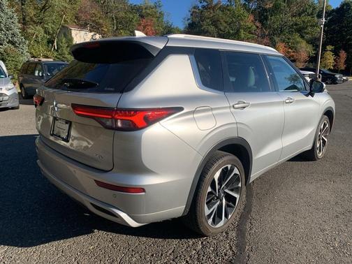 2023 Mitsubishi Outlander SEL