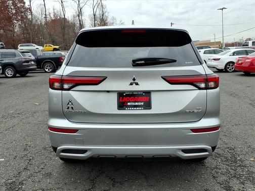 2025 Mitsubishi Outlander PHEV SE