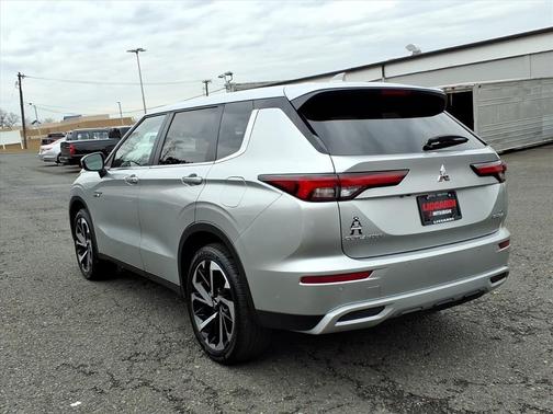 2025 Mitsubishi Outlander PHEV SE