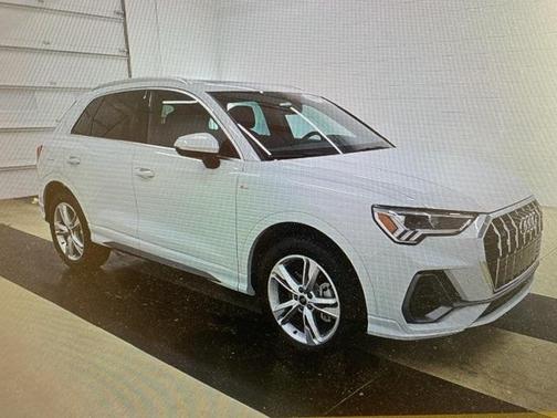 2024 Audi Q3 45 S line Premium