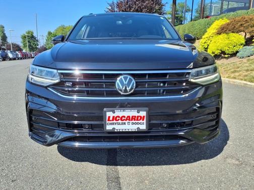 2024 Volkswagen Tiguan 2.0T SE R-Line Black