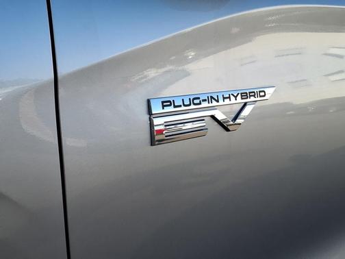 2025 Mitsubishi Outlander PHEV