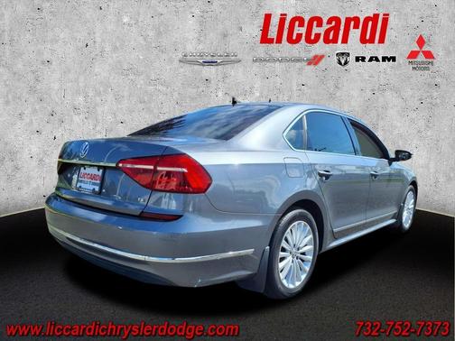 2016 Volkswagen Passat 1.8T SE w/Technology