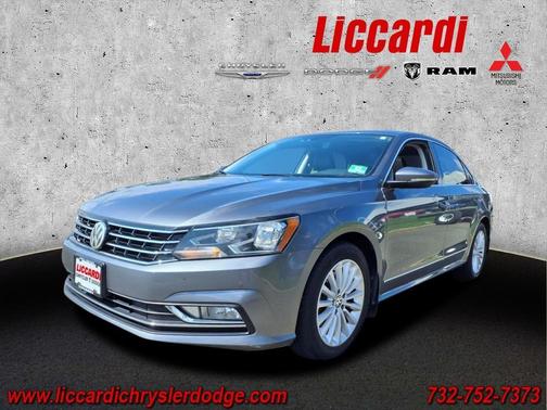 2016 Volkswagen Passat 1.8T SE w/Technology