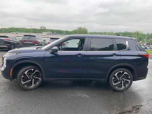 2022 Mitsubishi Outlander SE