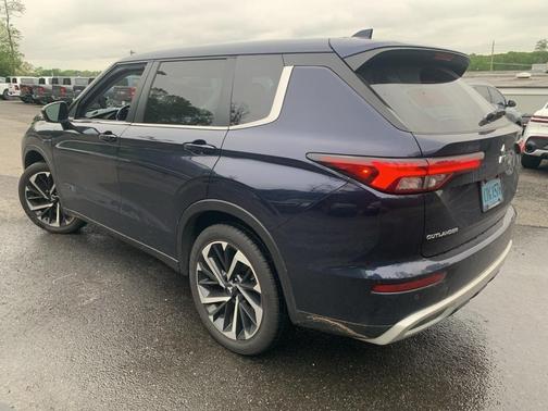 2022 Mitsubishi Outlander SE