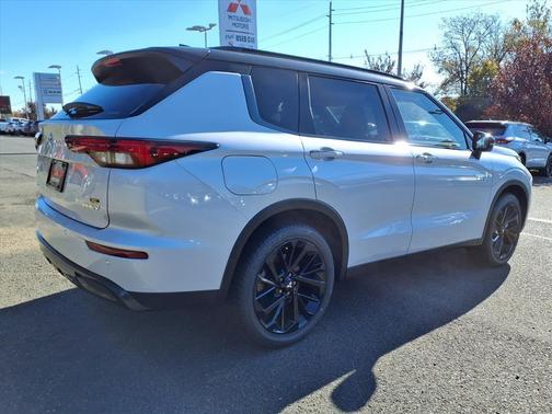2025 Mitsubishi Outlander PHEV SEL