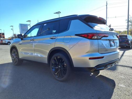 2025 Mitsubishi Outlander PHEV SEL