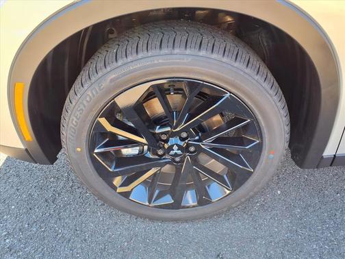 2025 Mitsubishi Outlander PHEV SEL
