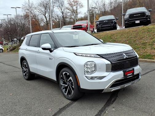 2025 Mitsubishi Outlander PHEV SE