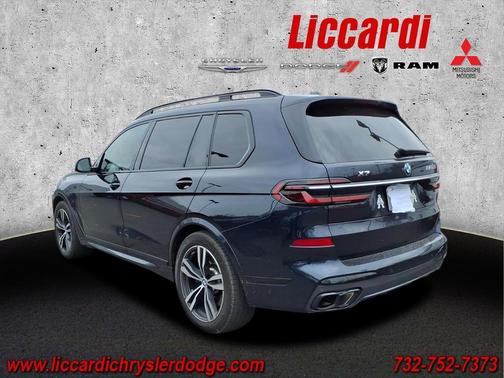 2023 BMW X7 M60i