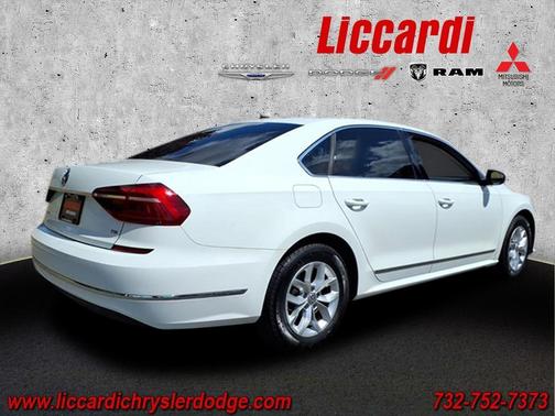 2017 Volkswagen Passat 1.8T S