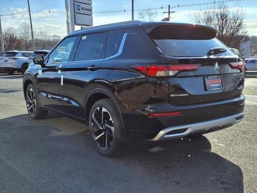 2025 Mitsubishi Outlander PHEV
