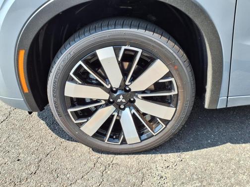 2025 Mitsubishi Outlander