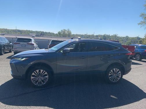 2022 Toyota Venza 