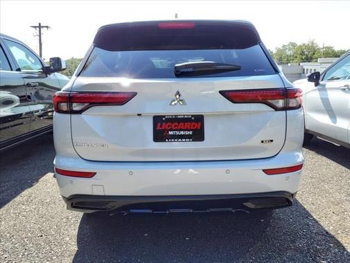 2024 Mitsubishi Outlander
