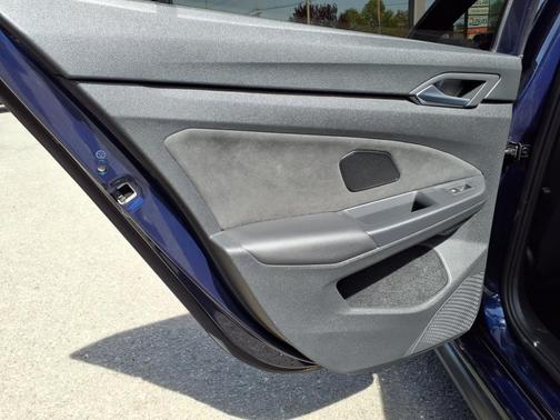 2023 Volkswagen Golf GTI 2.0T SE
