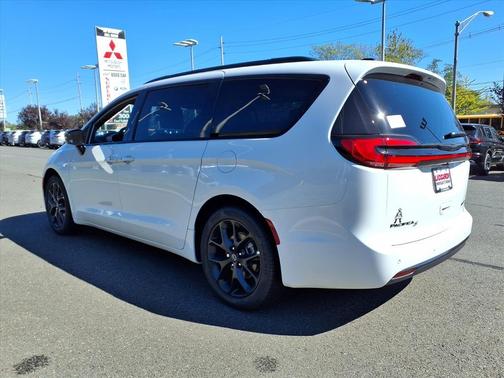 2026 Chrysler Pacifica Limited