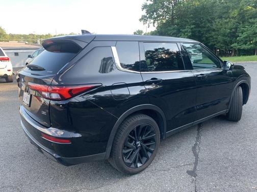 2023 Mitsubishi Outlander SE Black Edition