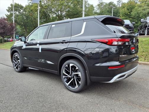 2025 Mitsubishi Outlander PHEV SE