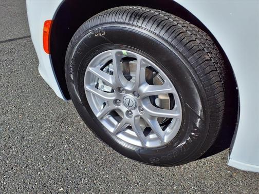 2026 Chrysler Voyager LX