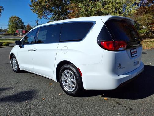 2026 Chrysler Voyager LX
