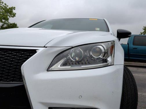 Ultra White 2015 Lexus LS 460 Crafted Line