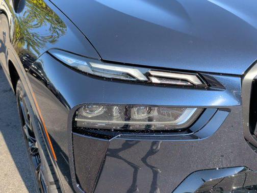 2026 BMW X7 M60i