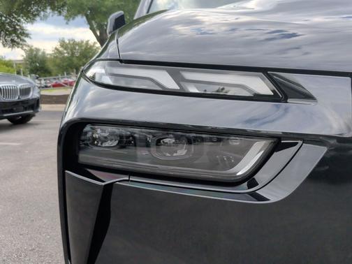 Black Sapphire Metallic 2026 BMW X7 xDrive40i
