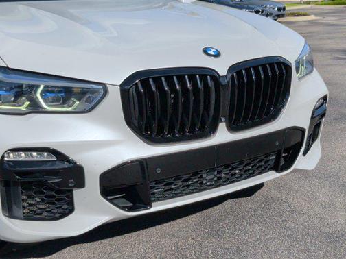 2021 BMW X5 M50i