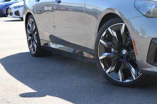 2025 BMW i5 xDrive40