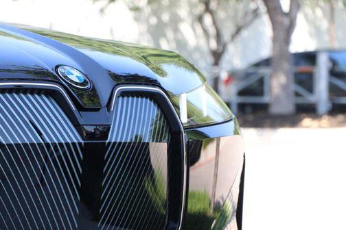 2026 BMW iX xDrive45