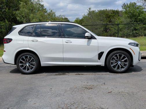 Alpine White 2024 BMW X5 PHEV xDrive50e
