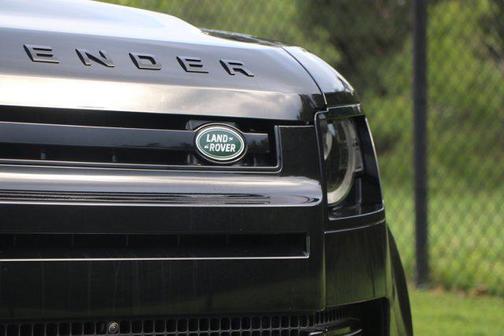 2023 Land Rover Defender 110 X-Dynamic SE