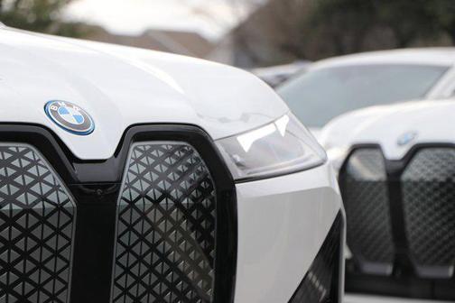 2025 BMW iX xDrive50