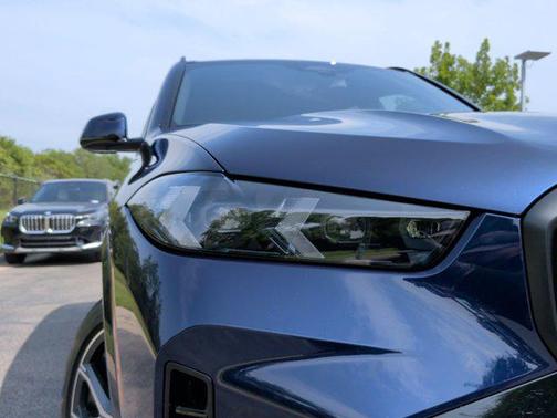 Tanzanite Blue II Metallic 2026 BMW X5 xDrive40i