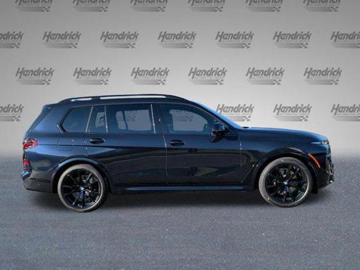 Carbon Black Metallic 2026 BMW X7 xDrive40i