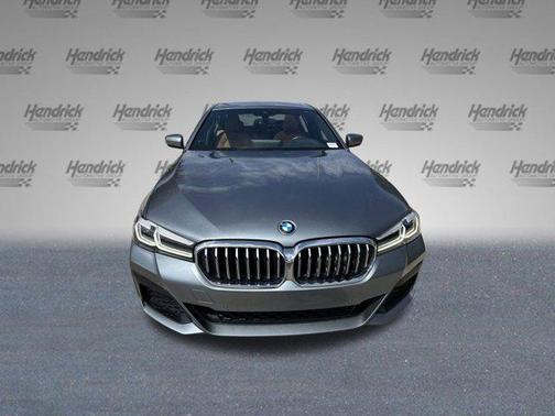 2022 BMW 530 i