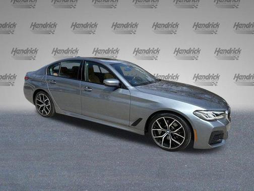 2022 BMW 530 i