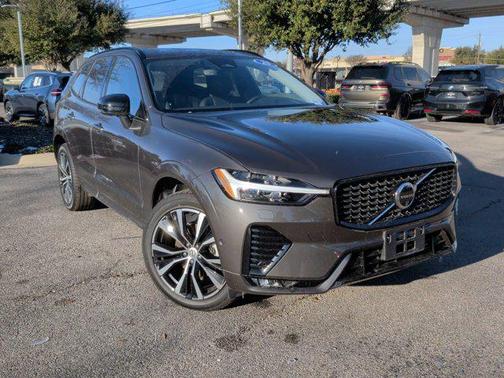 2025 Volvo XC60 B5 Plus