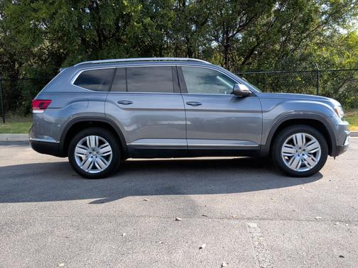 Platinum Gray Metallic 2018 Volkswagen Atlas 3.6L SEL Premium