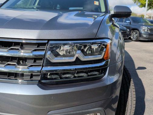Platinum Gray Metallic 2018 Volkswagen Atlas 3.6L SEL Premium