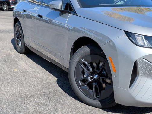 2026 BMW iX xDrive45