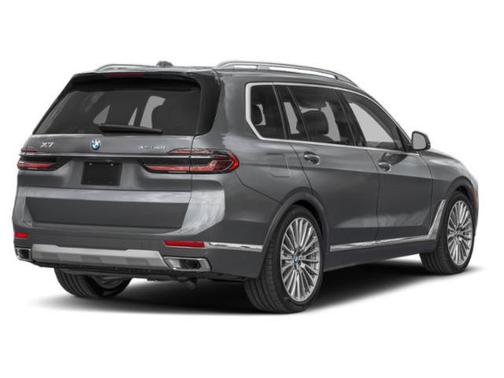 Dravit Grey Metallic 2027 BMW X7 xDrive40i