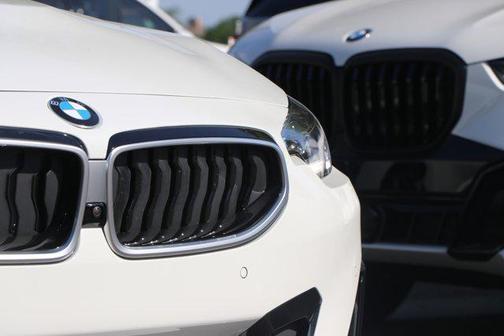 2025 BMW 230 i