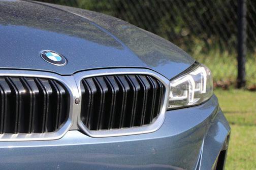 2025 BMW 330 i